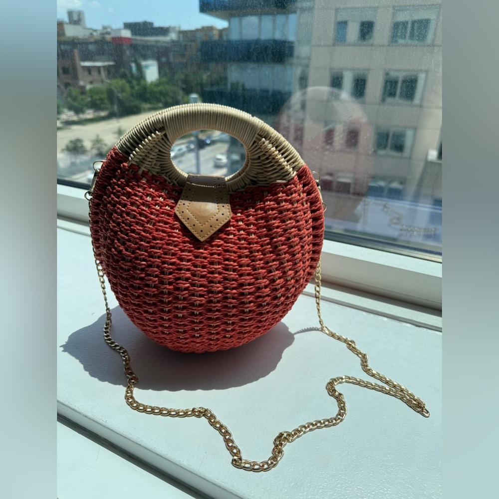 Coastal Coral Woven Handbag with Gold Chain
